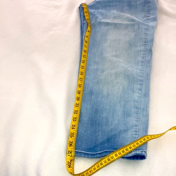 Nine West Jeans, Plain Pocket, High Rise, Straight, Size 12 light washed - Picture 6 of 11